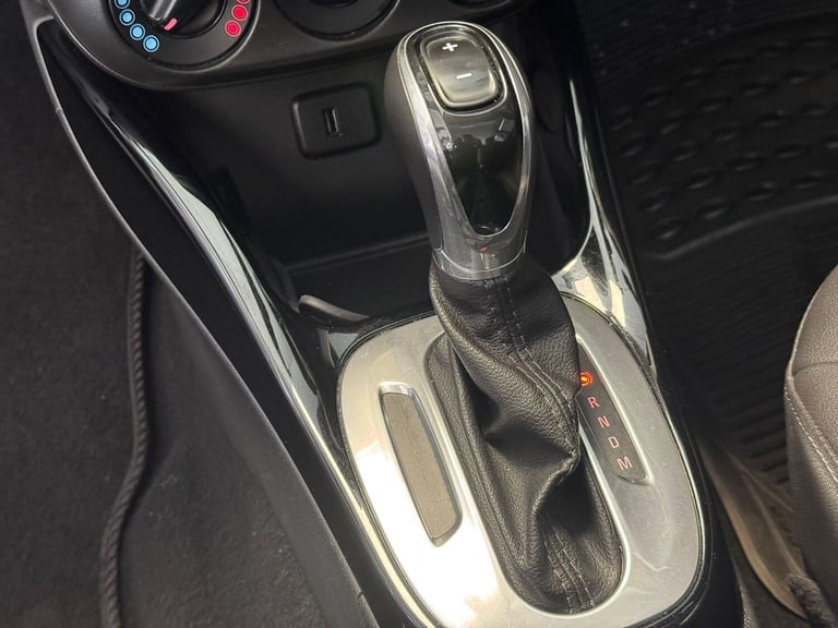 2017 Vauxhall Corsa 1.4i SE Auto Euro 6 5dr HATCHBACK Petrol Automatic