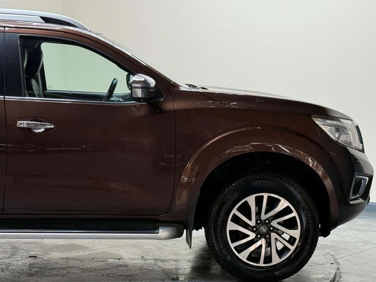 2016 Nissan Navara Double Cab Pick Up Tekna 2.3dCi 190 4WD Auto PICK UP DIESEL Automatic