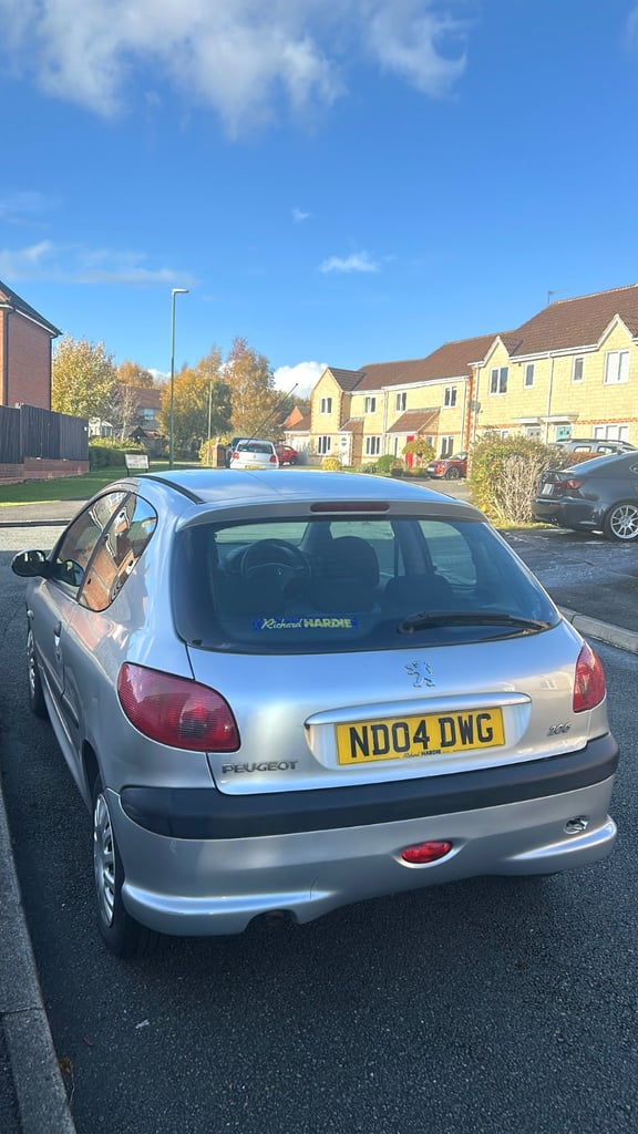 Peugeot, 206, Hatchback, 2004, Manual, 1124 (cc), 3 doors