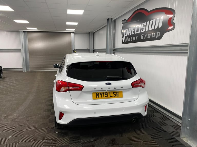 2019 Ford Focus 1.0T EcoBoost Zetec Euro 6 (s/s) 5dr HATCHBACK Petrol Manual