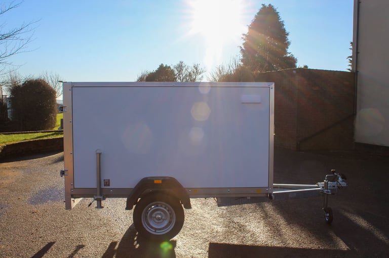 Debon roadster C220 box van trailer - £2209 + VAT ✅- White