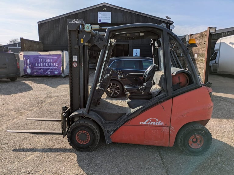Used Red Linde H20T Gas-powered Forklift Truck, Good Condition