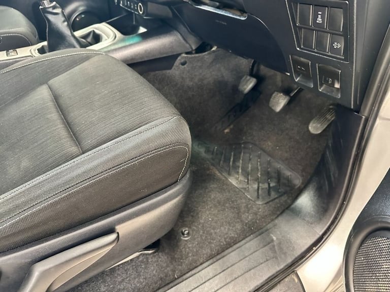 2020 Toyota Hilux 2.4 INVINCIBLE 4WD D-4D DCB 147 BHP DOUBLE CAB PICK-UP Diesel Manual