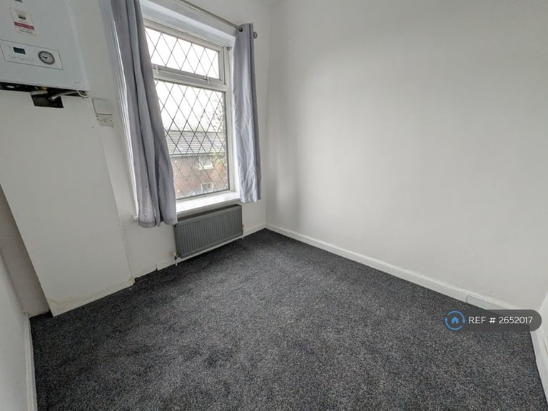 2 bedroom house in Broadbent Road, Oldham, OL1 (2 bed) (#2652017)