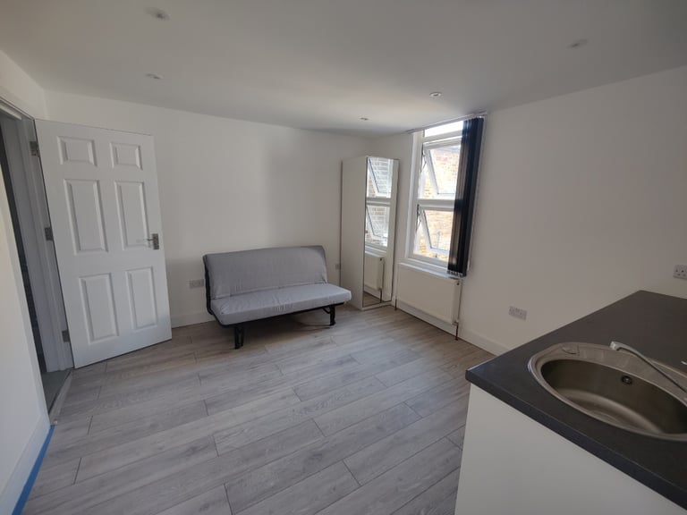 **Modern Ensuite SemiStudio in Acton All Bills Included** in Acton