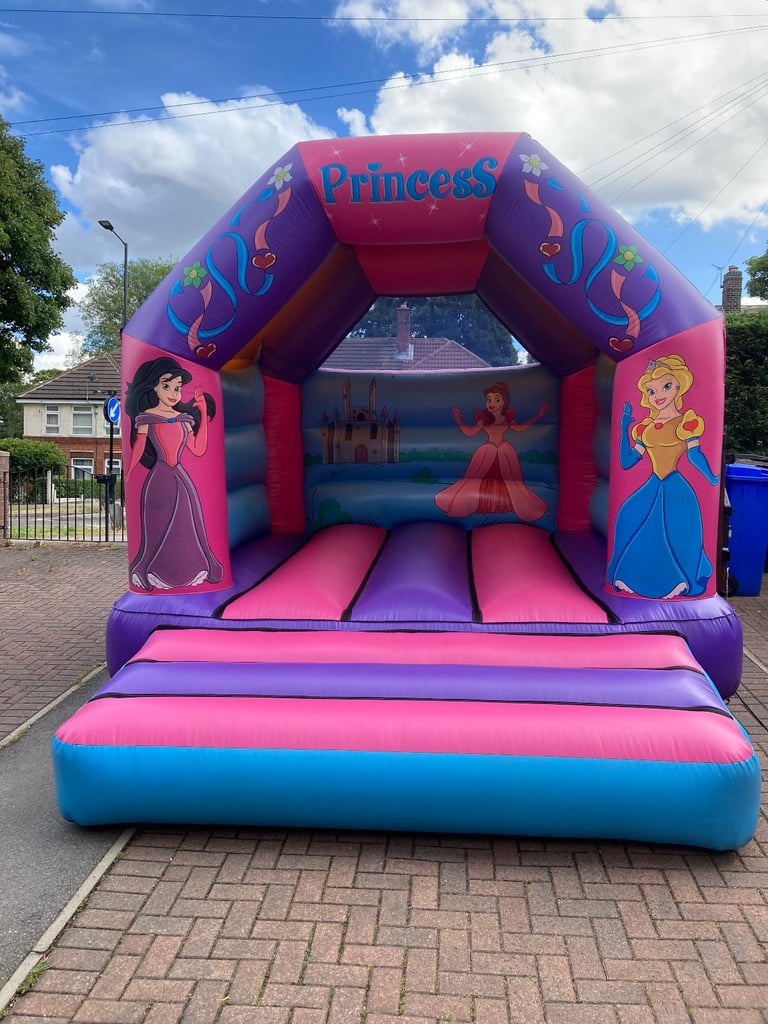 Bouncy castles versus one’s £60 disco ones £90 both + delivery more available ask bargain