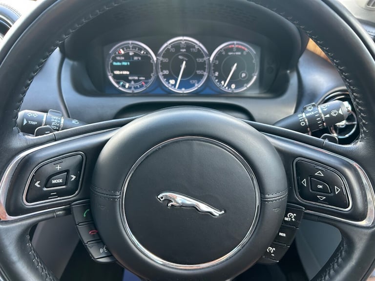 2011 Jaguar XJ D V6 PREMIUM LUXURY Saloon Diesel Automatic