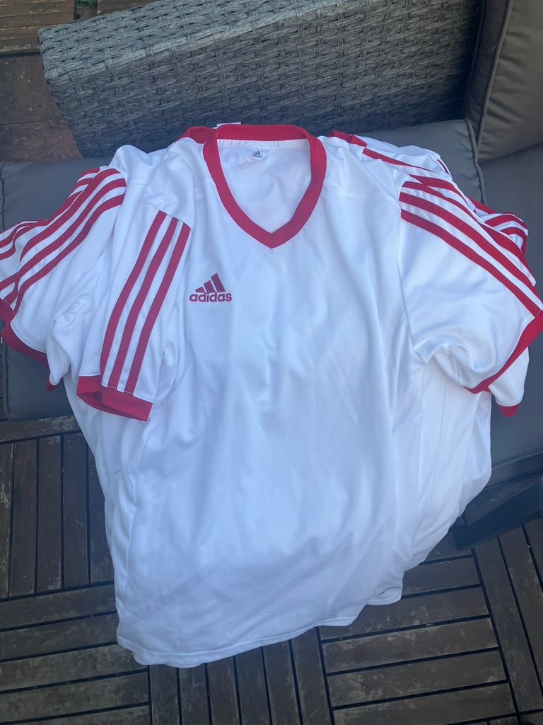 The London retro football shirt store where rare kits sell for £400 -  MyLondon