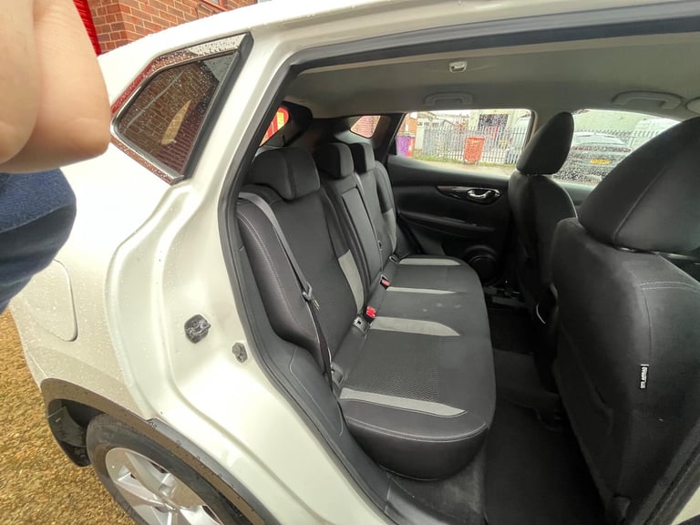 2017 Nissan Qashqai 1.2 DIG-T Acenta XTRON Euro 6 (s/s) 5dr HATCHBACK Petrol Automatic