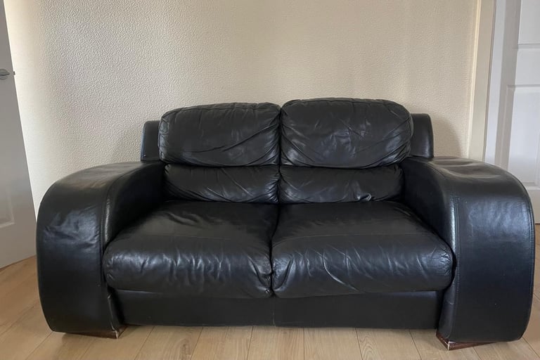 Black leather sofas 