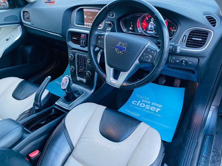 2013 Volvo V40 Cross Country 1.6 D2 Lux Nav Hatchback 5dr Diesel Manual Euro 5