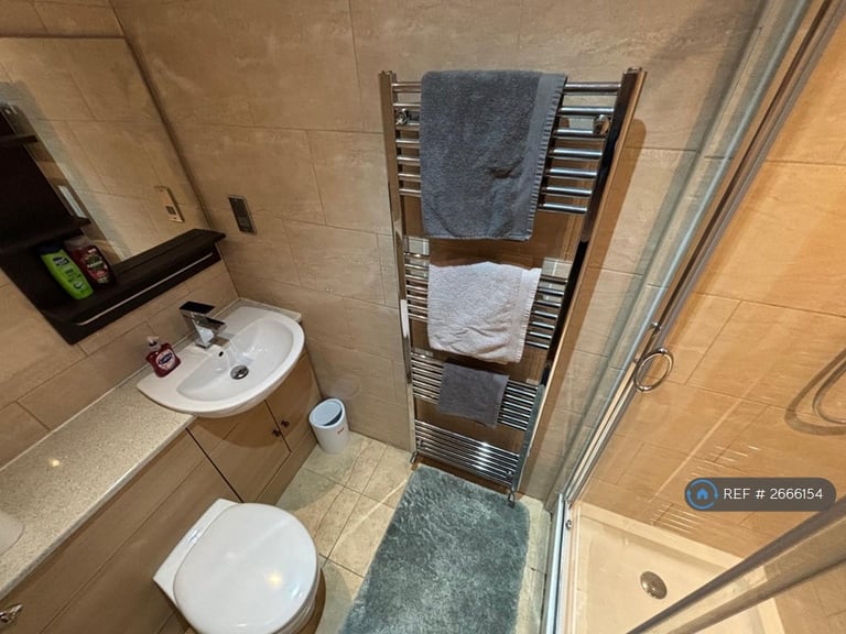 3 bedroom flat in College Green, Bristol, BS1 (3 bed) (#2666154)