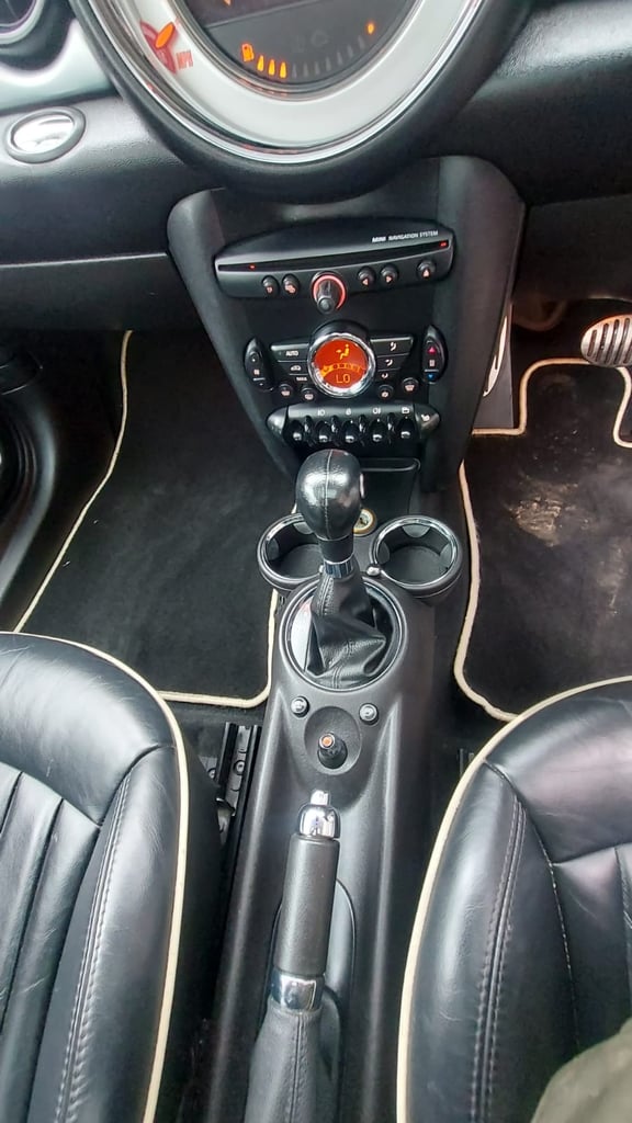 MINI HATCH 2.0 Cooper SD Hatch 2012