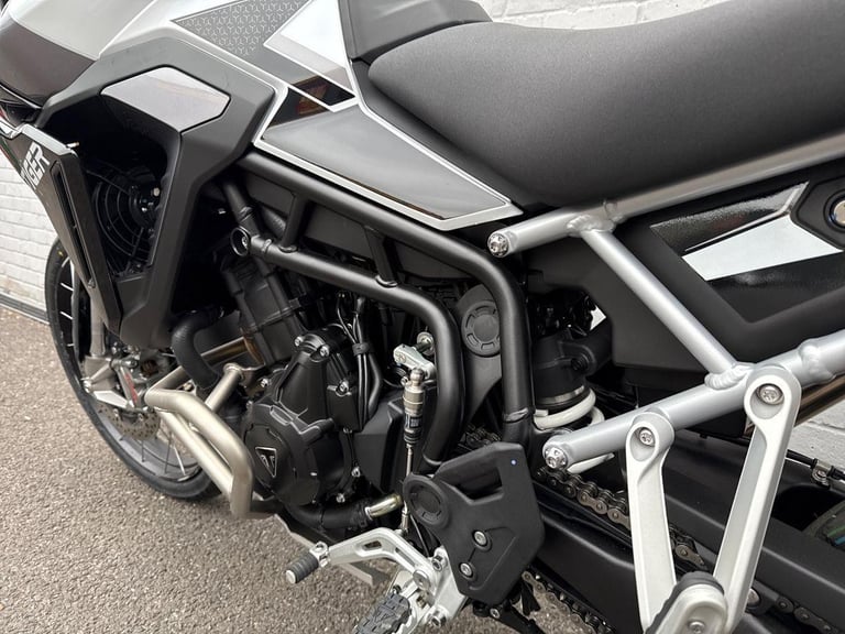 2025 Triumph Tiger 900 RALLY PRO STANDARD TWIN COLOUR Petrol white 6 Speed