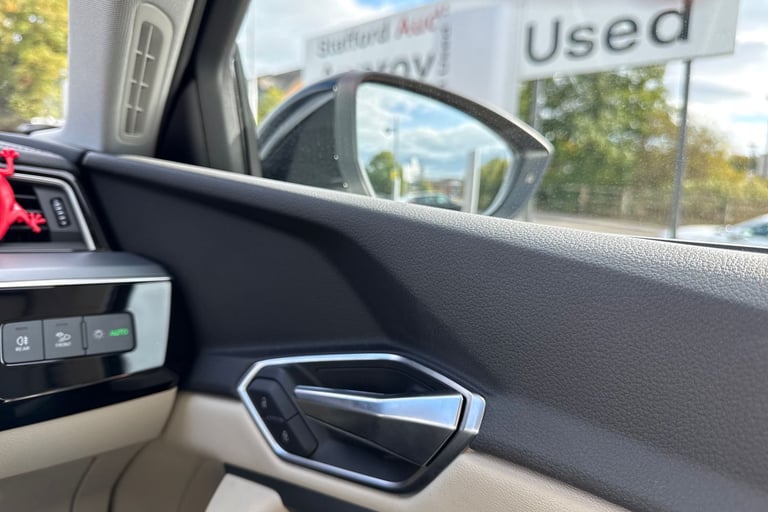 2022 Audi e-tron Sportback Technik 50 quattro 230,00 kW SUV ELECTRIC Automatic