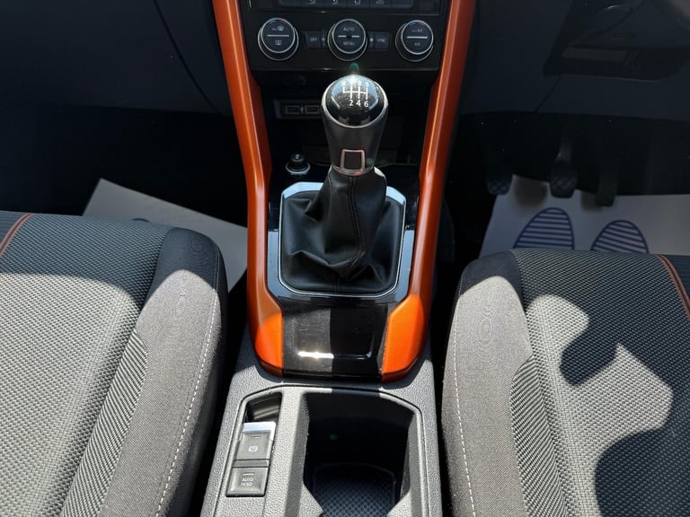2018 18 REG VOLKSWAGEN T-ROC DESIGN 1.0 PETROL FWD MANUAL EURO 6 ULEZ