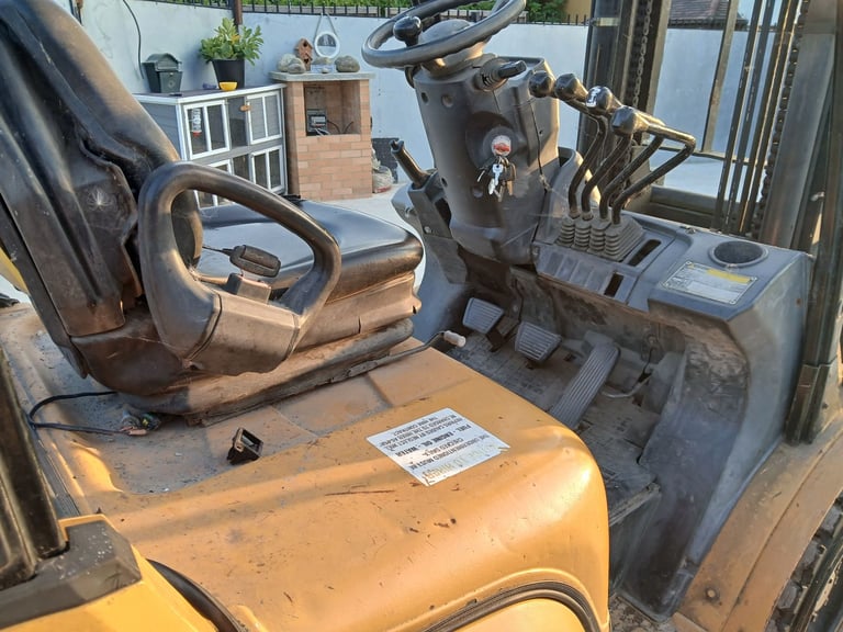 CAT DIESEL FOLKLIFT DOUBLE MASK FOR SALE