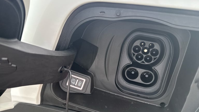 2025 Vauxhall Mokka Electric 50kWh Griffin SUV 5dr Electric Auto (136 ps) SUV Electric Automatic