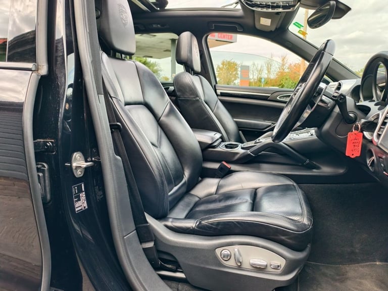2017 Porsche Cayenne S Platinum Edition E-Hybrid 5dr Tiptronic S ESTATE PETROL/ELECTRIC Automatic