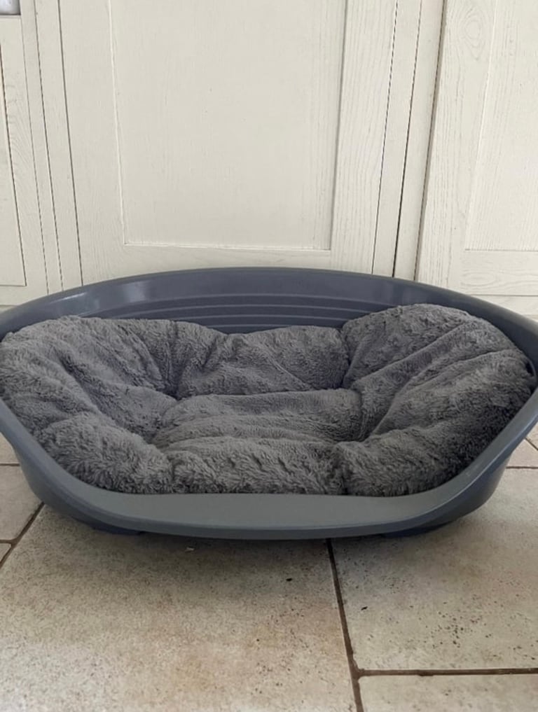 Dog bed with cushion