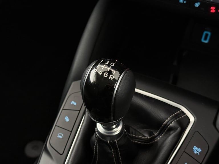 2020 Ford Focus 1.0T EcoBoost Vignale Euro 6 (s/s) 5dr HATCHBACK Petrol Manual