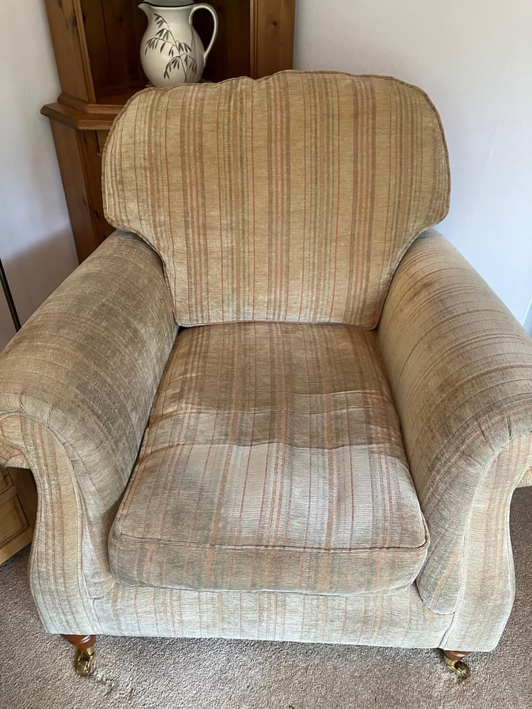 Sofa and 2 armchairs offers welcome 