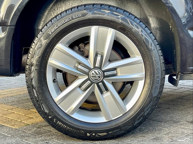 Volkswagen TRANSPORTER TDI 150 SHUTTLE SE LWB 9 SEAT MINIBUS DSG AUTO