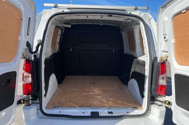 2022 Vauxhall Combo 1.5 Turbo D 2000 Sportive Panel Van 5dr Diesel Manual L1 H1 Euro 6 (100 ps) P...