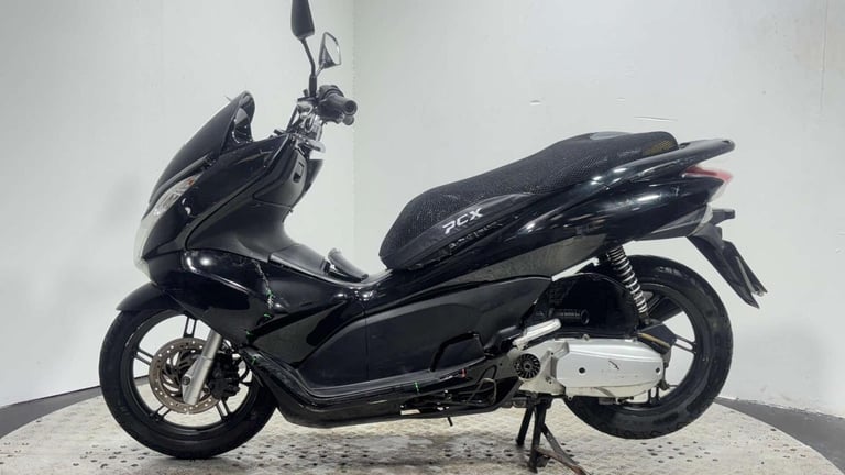 Honda PCX 2011 WW 60K NON RUNNING PROJECT BIKE PARTS BIKE 125CC