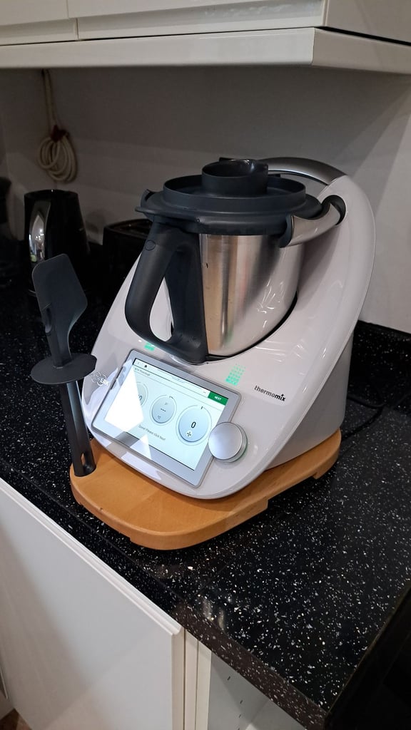 Thermomix TM6 with extra brand new mixing bowl