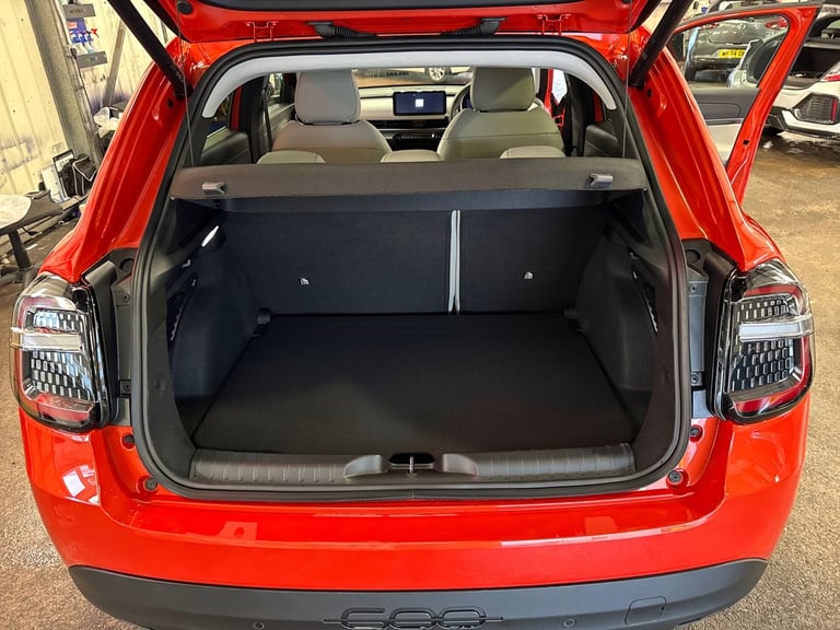 2024 Fiat 600 115kW La Prima 54kWh 5dr Auto Hatchback Electric Automatic