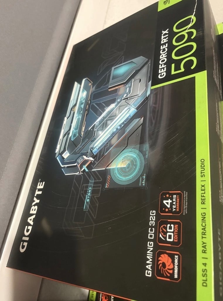 GeForce RTX  5090 32GB  Fan System heatsink backplate GPU Shroud Only