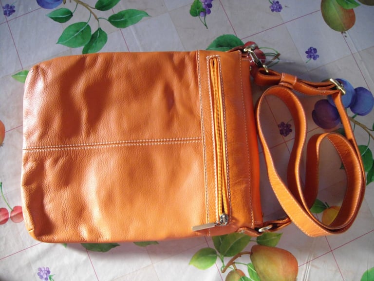 AVORIO ITALIAN LEATHER BAG ORANGE CROSSBODY NEW