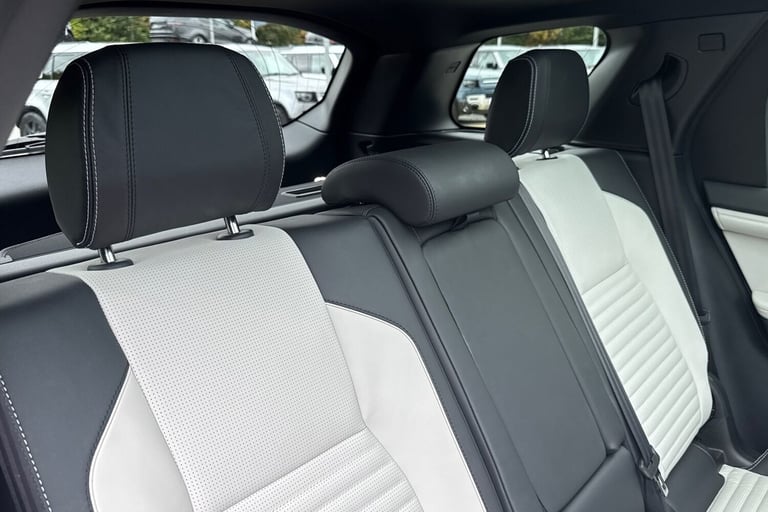 2025 Land Rover Discovery Sport 2.0 D200 Dynamic HSE 5dr SUV DIESEL Automatic