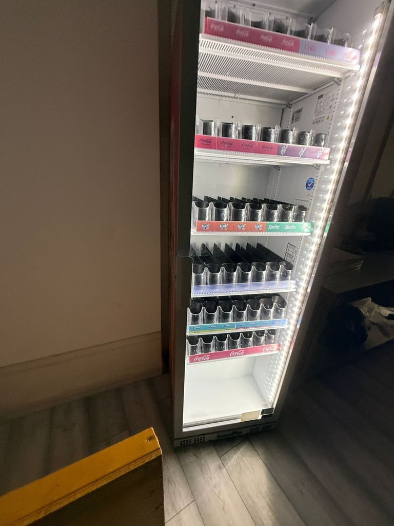 Fully loaded takeaway to let in kingswood 