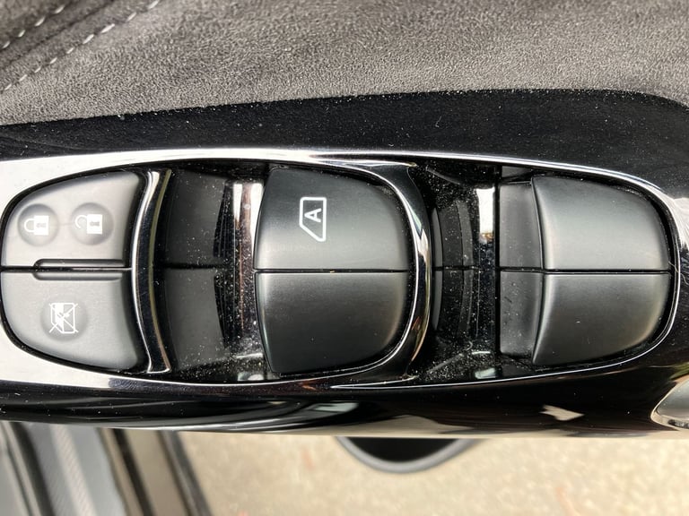 2023 Nissan Juke 1.6 Hybrid Tekna+ 5dr Auto HATCHBACK PETROL/ELECTRIC Automatic