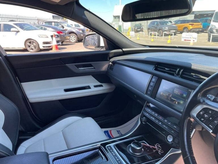 2018 Jaguar XF 2.0 D R-SPORT AWD 4d 177 BHP Saloon Diesel Automatic