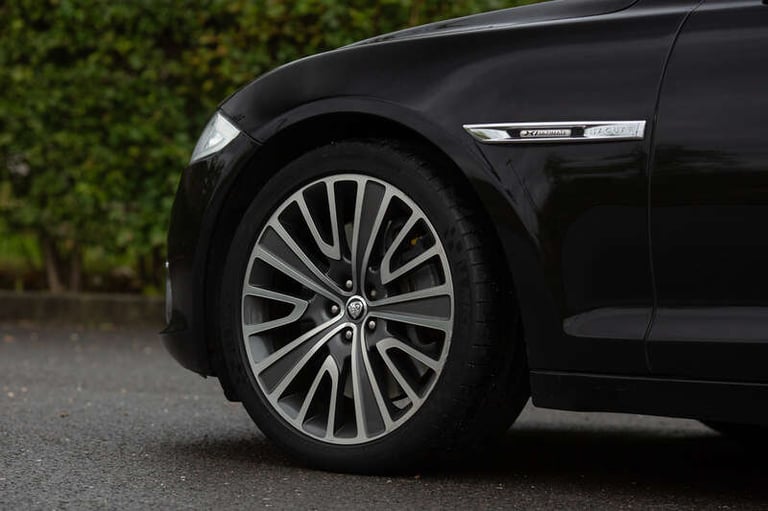 2012 Jaguar XJ Ultimate SALOON PETROL Automatic