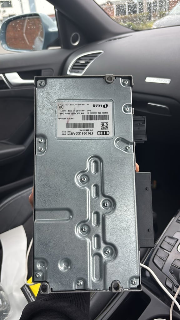 2011 AUDI A4 B8 8K5 AMPLIFIER CONTROL MODULE 8T0 035 223AN