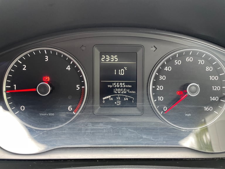 VW TRANSPORTER T5 CONVERTED VAN ROCK N ROLL BED ETC