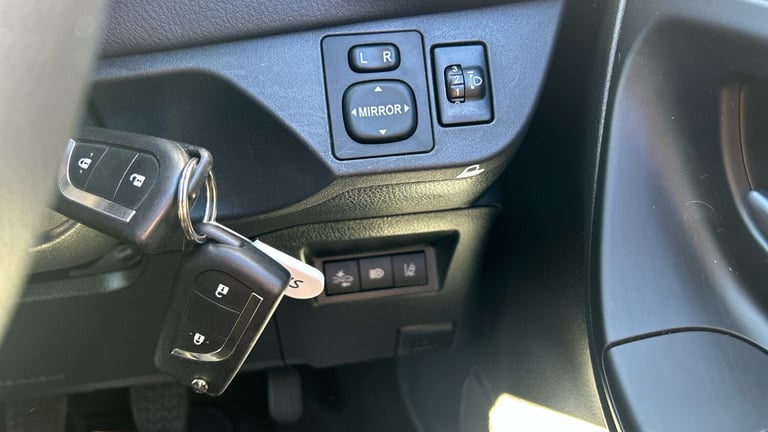 2019 Toyota Yaris 1.5 VVT-i Y20 5dr [Bi-tone] HATCHBACK PETROL Manual