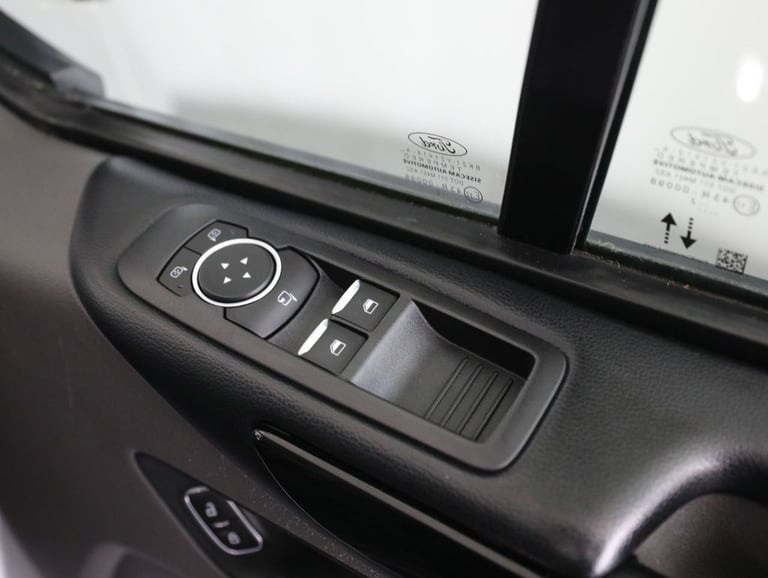 2022 Ford Tourneo Custom 2.0 EcoBlue 130ps Low Roof 8 Seater Titanium MPV DIESEL Manual