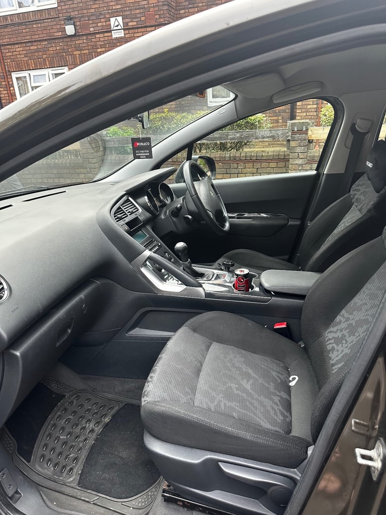 Peugeot, 3008, Hatchback, 2010, Manual, 1598 (cc), 5 doors