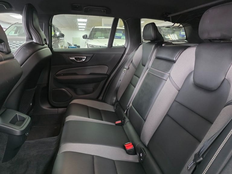 2021 Volvo V60 2.0 B3 MHEV R-Design Estate 5dr Petrol Hybrid Auto Euro 6 (s/s) (163 ps) Estate PE...