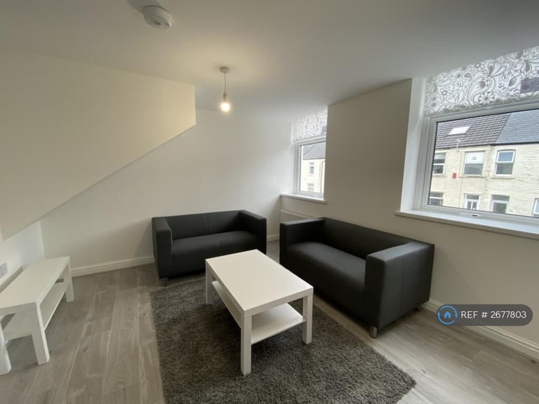 2 bedroom flat in Woodville Road, Cardiff, CF24 (2 bed) (#2677803)