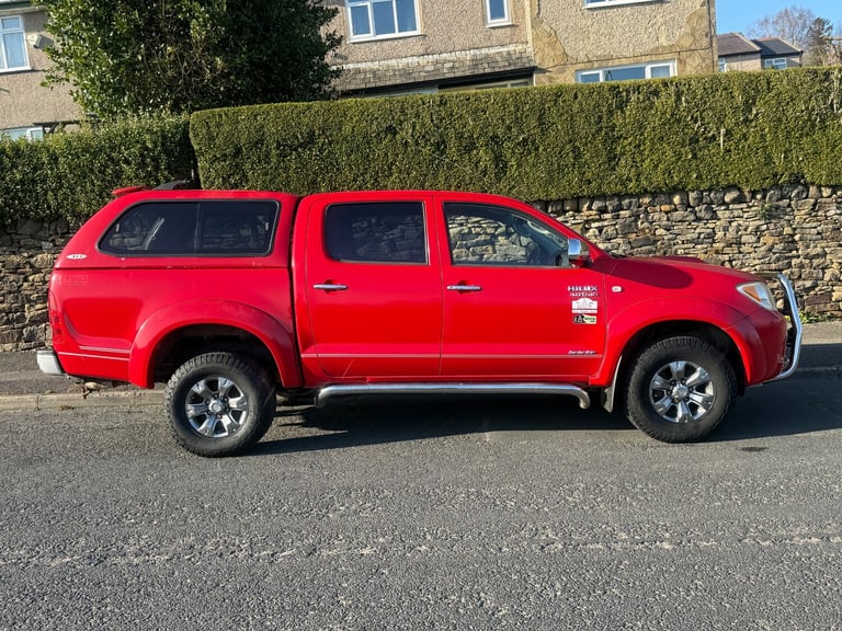 2008 TOYOTA HILUX INVINCIBLE DOUBLE CAB D/C 3.0 D4-D MANUAL 4X4 RED