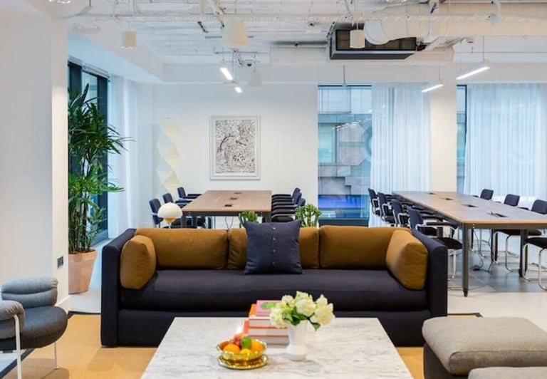 Furnished offices to rent in *Moorgate*. Office Spaces for 2 to 700 desks EC2