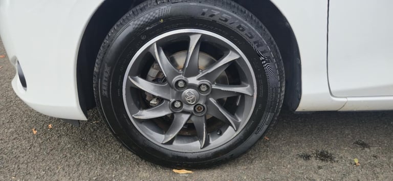 2013 Toyota Yaris 1.0 VVT-i Edition 5dr HATCHBACK Petrol Manual