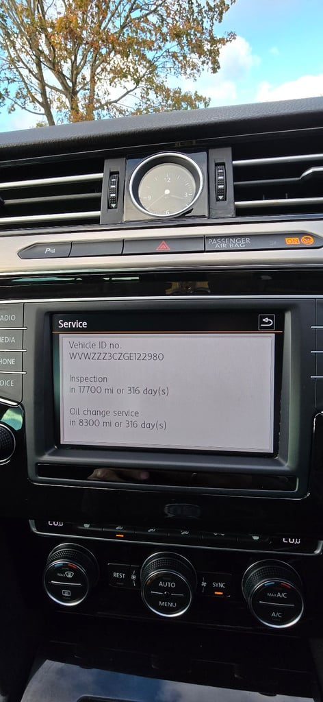 Volkswagen, PASSAT, Saloon, 2015, Manual, 1968 (cc), 4 doors