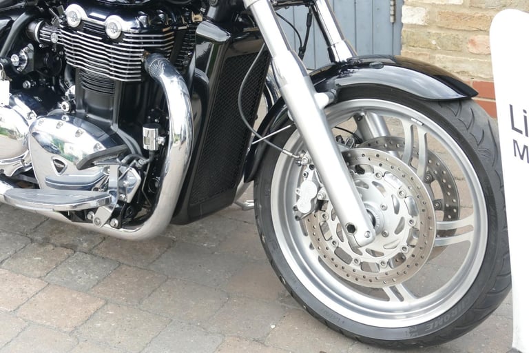 10 Triumph Thunderbird 1700